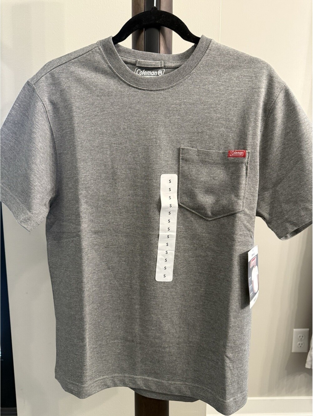 Coleman Men's Short Sleeve Front Pocket T-Shirt Size Small in Heather Grey